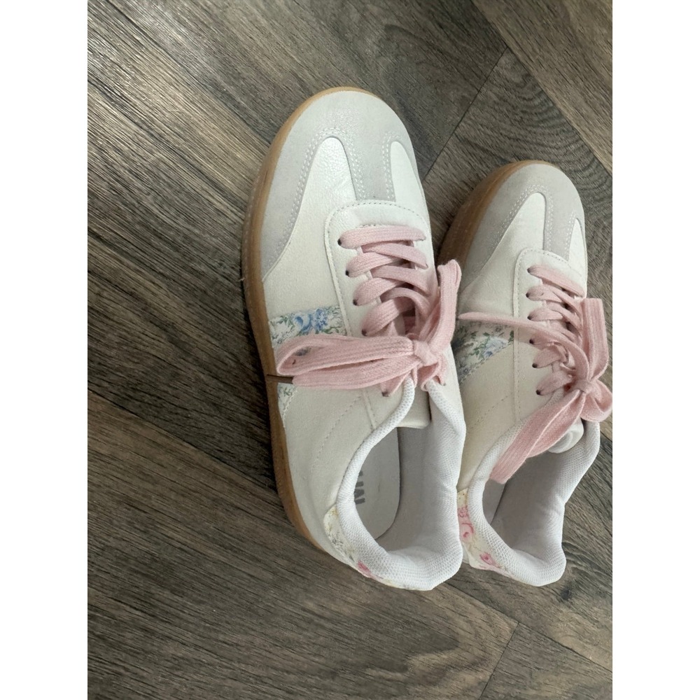 Mia pink lace Sneakers girlhood core size 8 - Picture 2 of 6